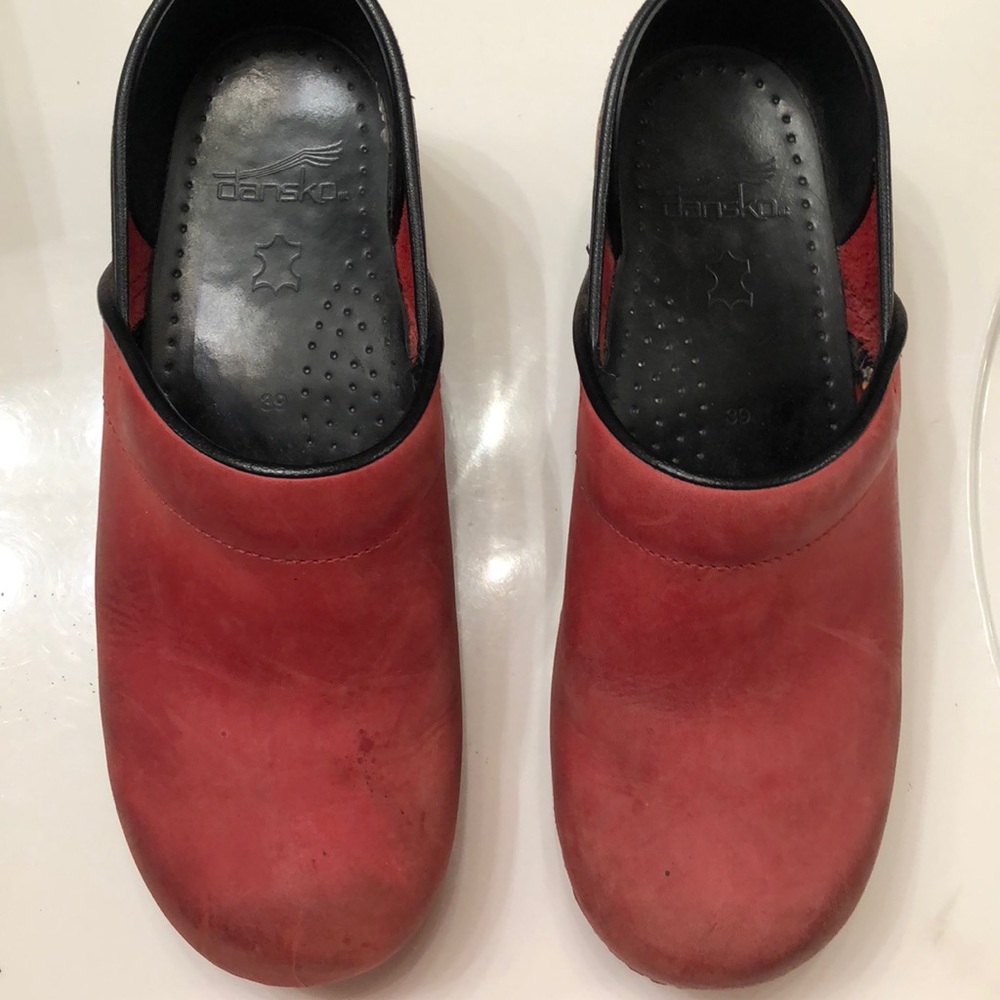 Dansko size 39 (8.5-9) Red soft leather clogs
